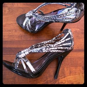 Carlos Santana dress shoe